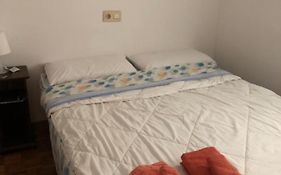 Habitacion doble en Figueres con baño compartido